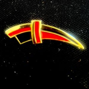 Gold Tone Costume Pin Brooch